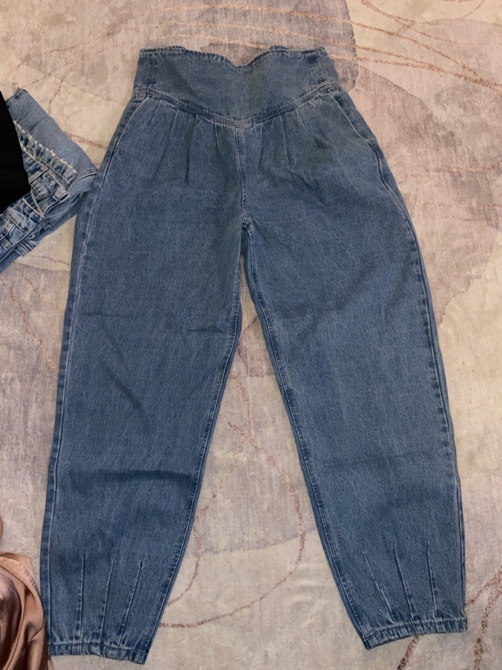 Missguided High-Rise Blue Denim Pleated Jogger Jeans